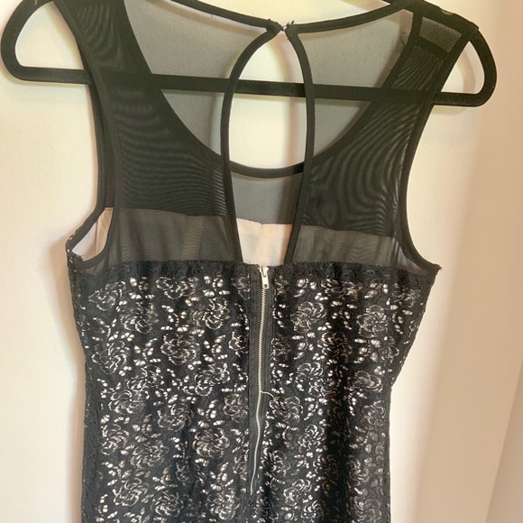 5/25 Black and cream lace fit and flare mini dress - Picture 4 of 8